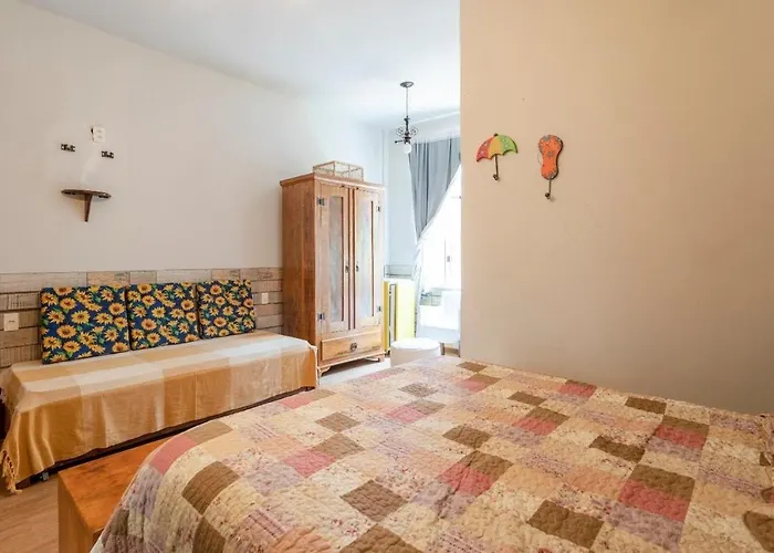 Casarao Espacoso A 800M Do Centro, Pet Friendly, 8 Pessoas, Garagem Para 3 Carros